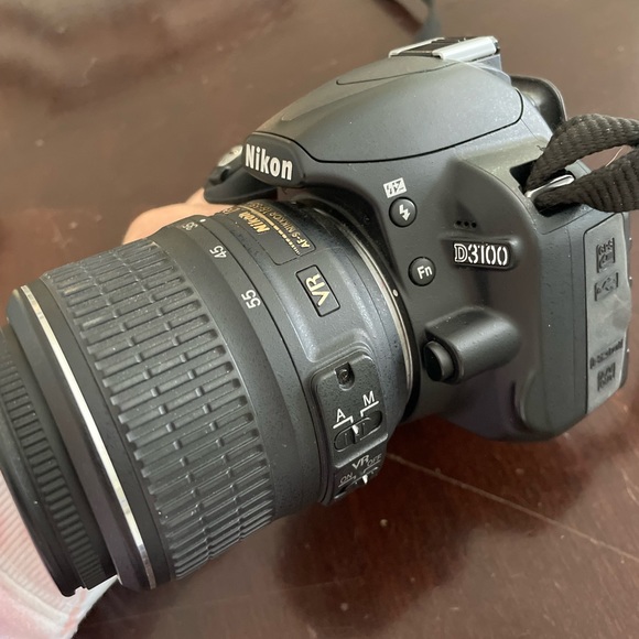 EXCELLENT CONDITION 📷 Nikon D3100 with 18-55 mm lens - Picture 2 of 7
